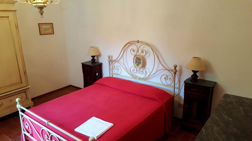 ראדה אין קיאנטי Holiday House Le Selvole חדר תמונה